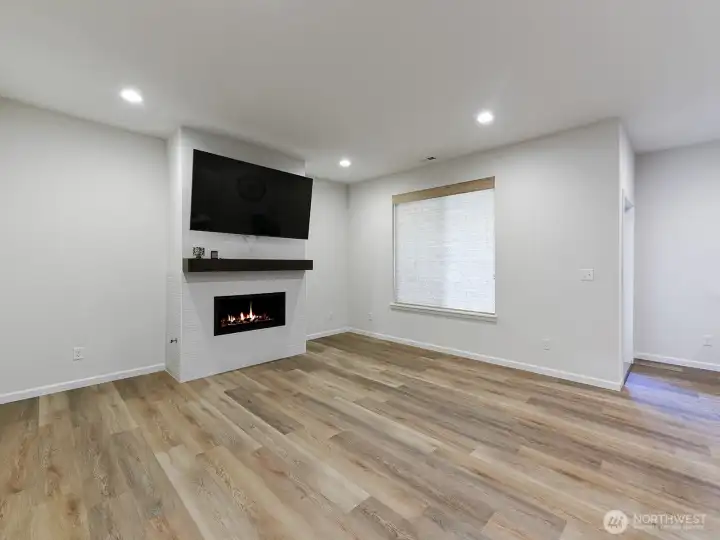 Another picture of living room without virtual staging.