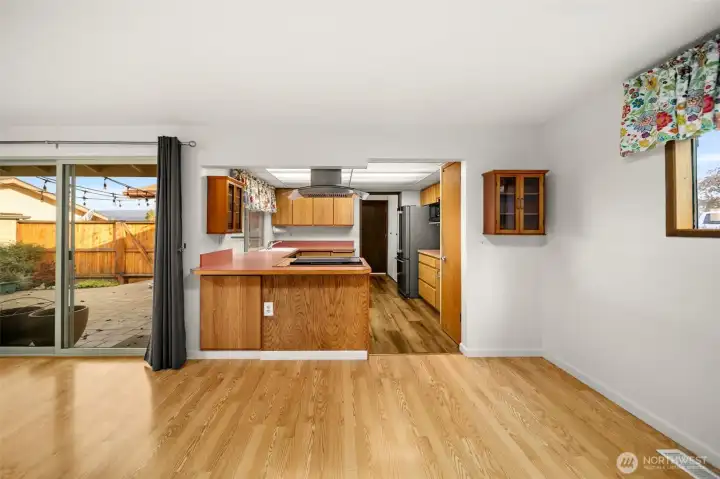 From family room, looking towards the kitchen.