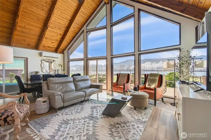 Oregon Mountains in the distance