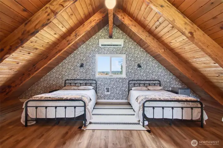 Upper Bedroom and rec area