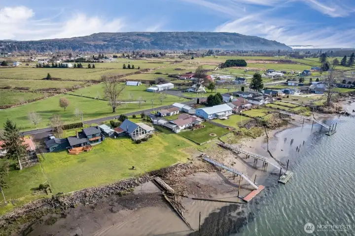 Puget Island behind home, this home sits on Island between Oregon and Washington.