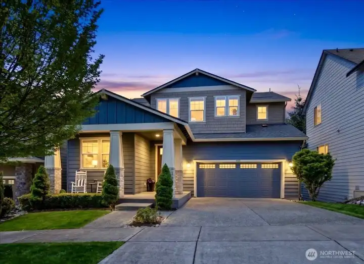covered front porch. The Hamilton floorplan is one of Eagle Pointe best seller!