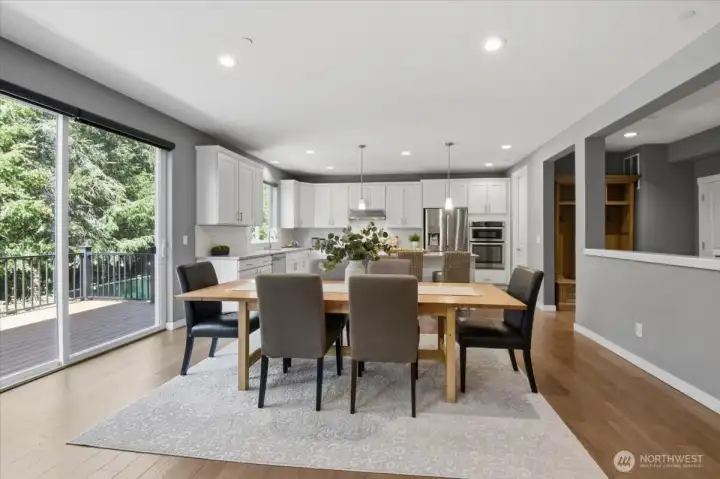 Large expansive slider to the backyard