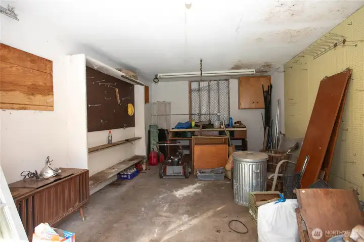 Photo has been AI touched up with items. Remove removed.