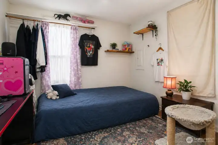 Photo has been AI touched up with items. Remove removed.
