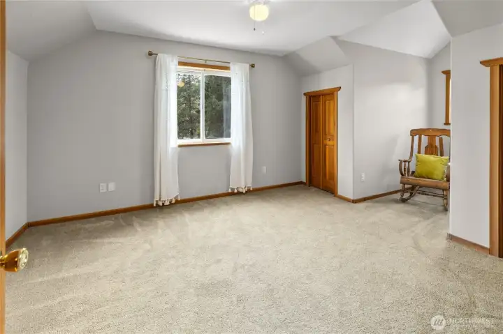 Additional upstairs bedroom.