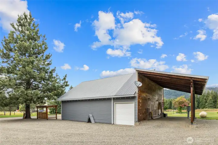 Lean-to for covered RV parking, w/ hookups!