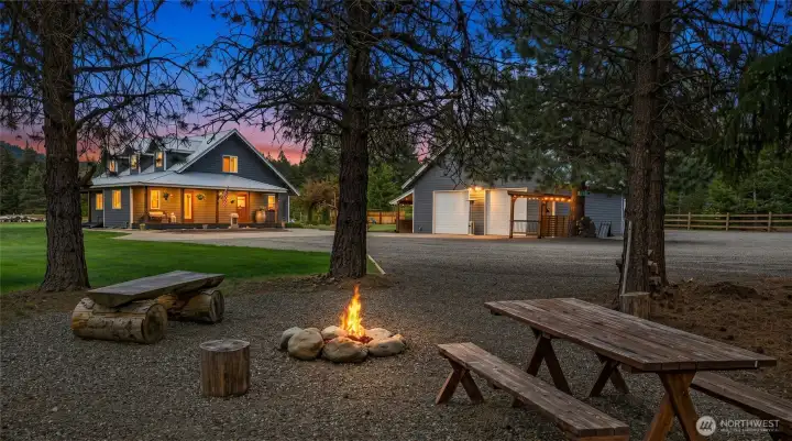 Enjoy calm evenings around the fire.