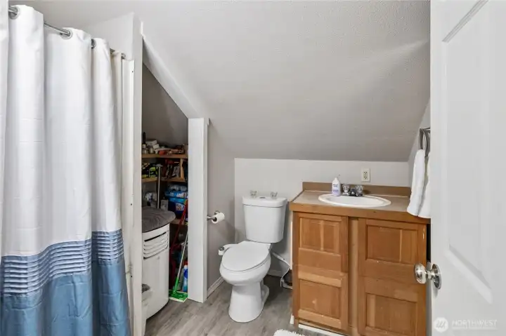 Bunkhouse bathroom.