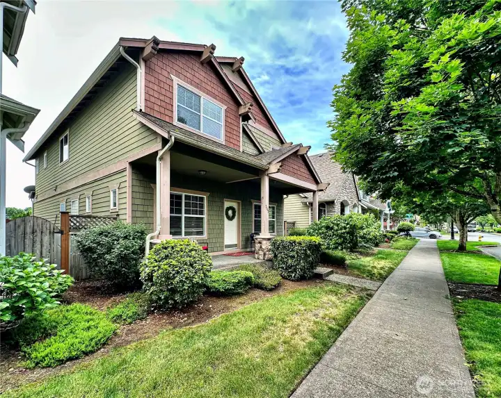 Popular floor plan, open and airy with 3 bedrooms, den and family room!