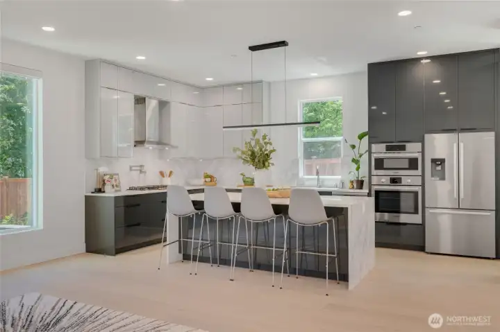 Spectacular kitchen and Island with seating for 4 Spectacular kitchen and Island with seating for 4