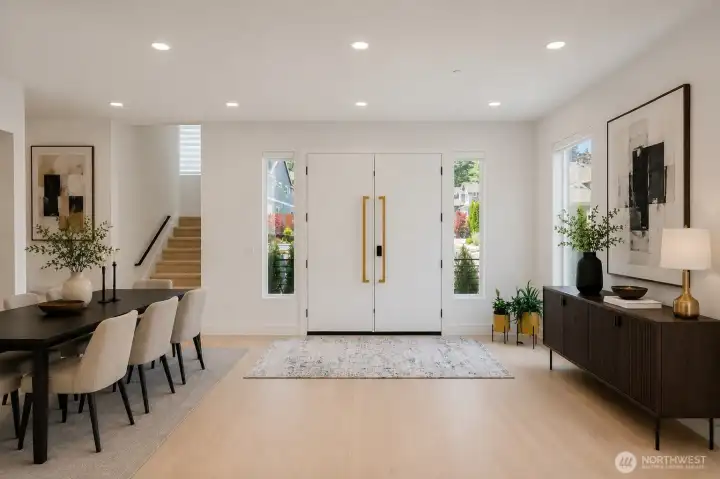 Virtually staged Entry Virtually staged Entry