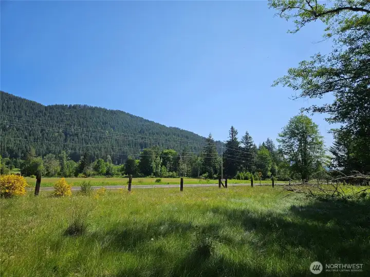 Potential for peek-a-boo mountain view