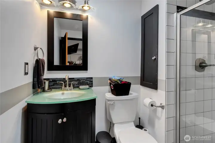 Bath off primary. Bath off primary.