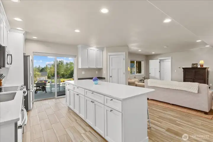 Spacious open concept kitchen and recreation room. Spacious open concept kitchen and recreation room.