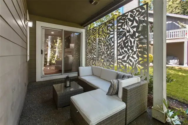 Decorative screens added for privacy.