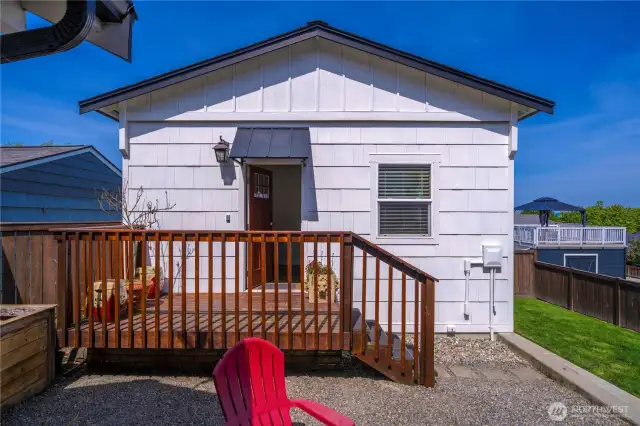 Back garage - ready for Buyer to convert to DADU.