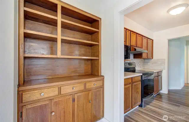 Dining Built In