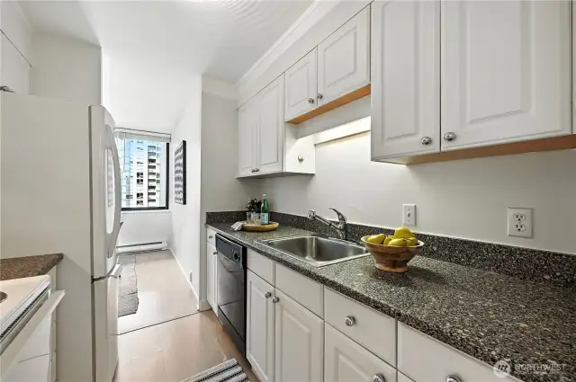 Closer look at the one side of the kitchen.