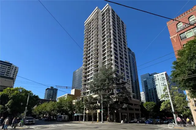 Royal Crest Condominium, Seattle's first condominium luxury hi-rise building in downtown Seattle!