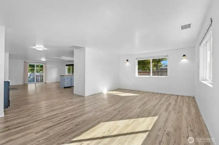 Light-filled dining or family room