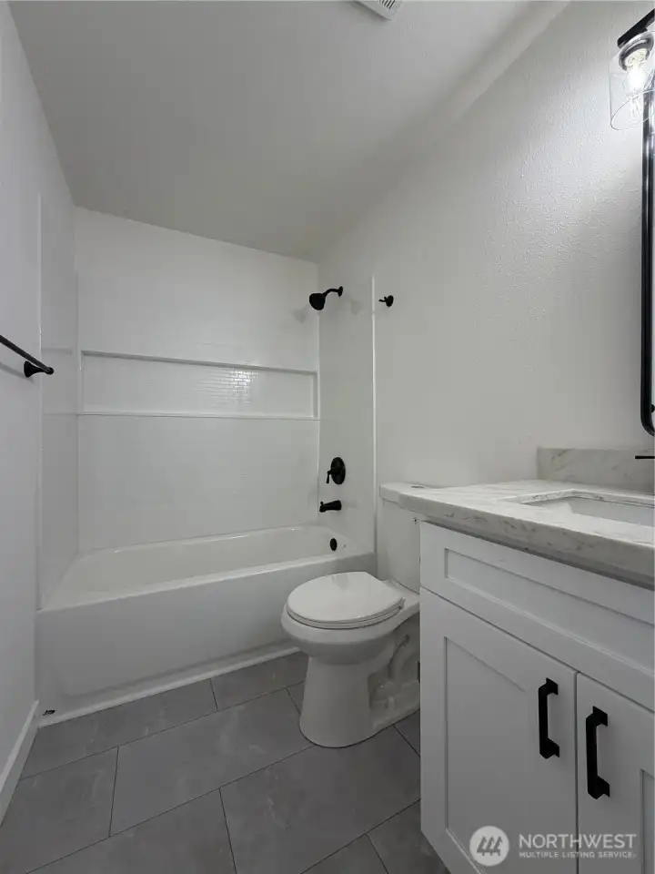 Bath in Master