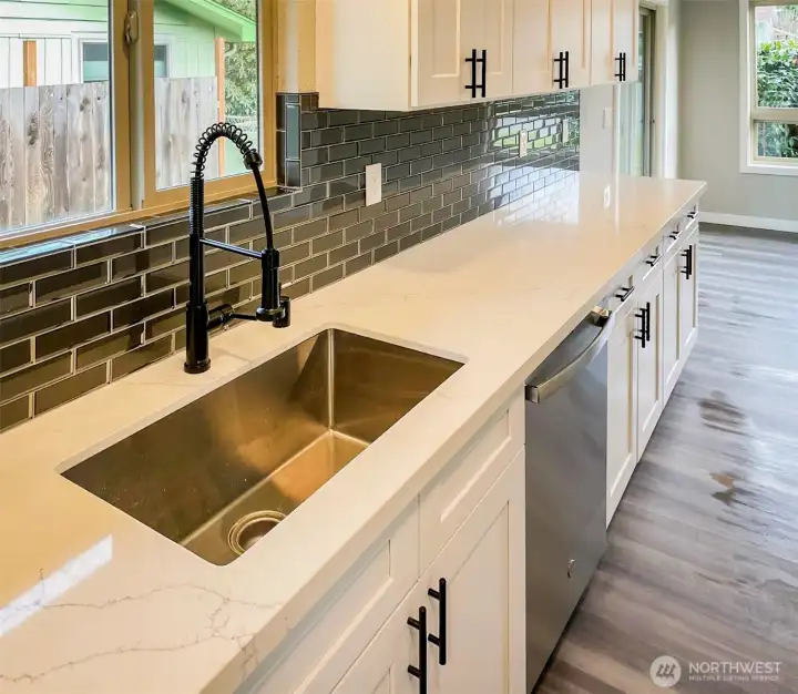 LOVE THIS SINK AND THE TILE BACKSPLASH