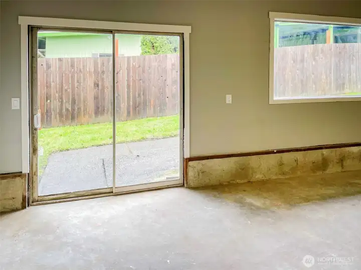 YARD ACCESS FROM GARAGE