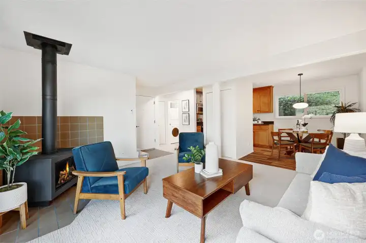 Welcome to sought-after Mercer Island living in this delightful townhome-style condo!