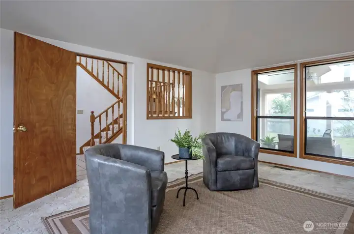 This can be a living room/ flex room/ 4th bedroom on main floor