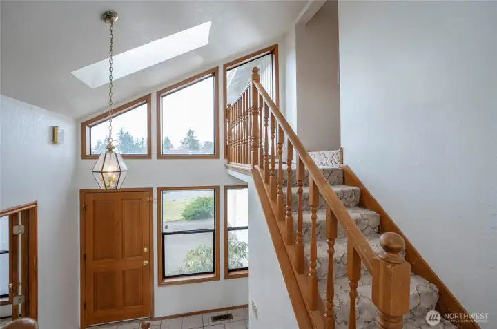 Look at the gorgeous windows and lighting! Swoon worthy!