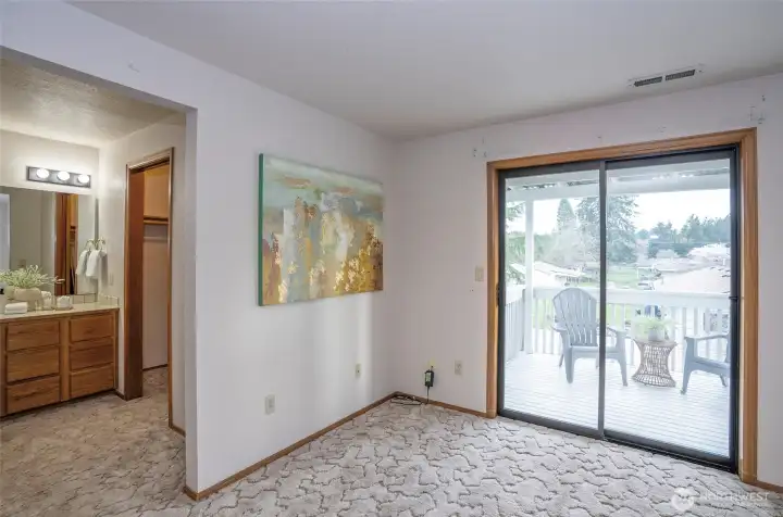 Another view of the room to the en suite bathroom