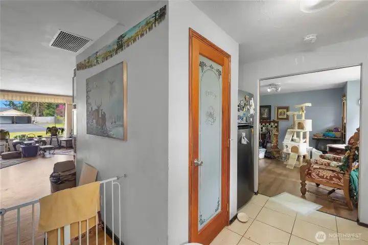 Walk in pantry
