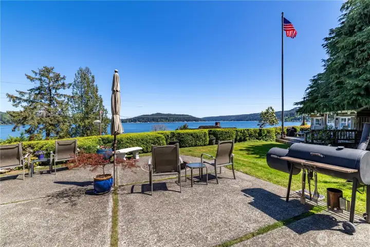 House facing Hood Canal