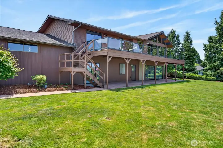 Situated on 1.1 private acres. Situated on 1.1 private acres.