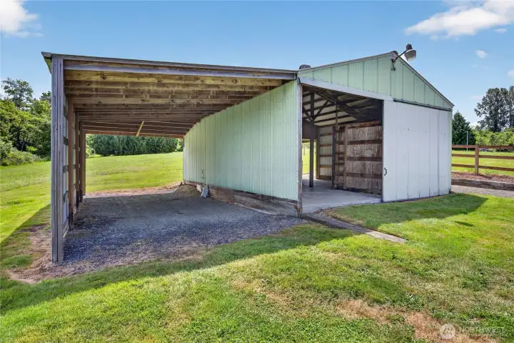 Large carport parking perfect for a boat, RV or storage. Large carport parking perfect for a boat, RV or storage.