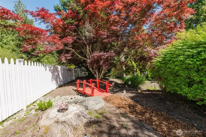 All gardens and lawns are equipped with automatic irrigation system.