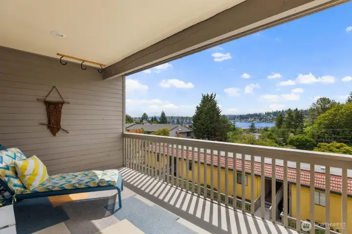 Huge deck with views for miles! Huge deck with views for miles!