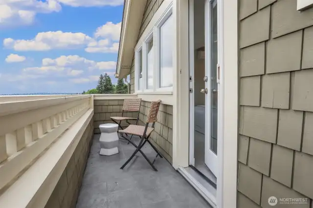 View balcony to enjoy mountain, city, territorial & sunset vistas.