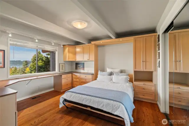 Guest Room with Murphy Bed
