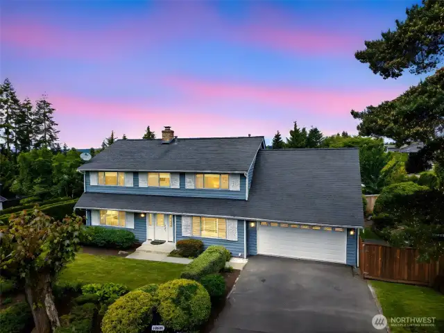 Welcome to this charming 2-story, 4 bedroom, 2.5 bath home ideally located in Houghton neighborhood close to everything on a leveled corner lot!