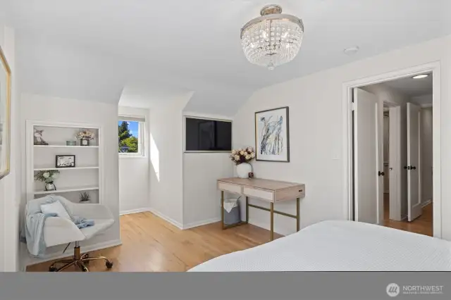With bonus spaces and peek-a-boo Olympic Mountain views.