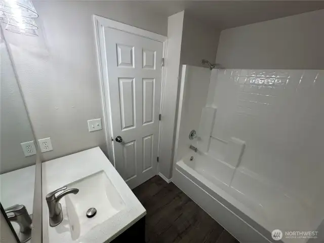 Hall Bath 2