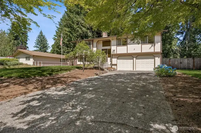 Welcome to 2810 Brentwood Dr SE! This home has been loved by the only owners since it was built. Time for them to pass it on to someone else to love.