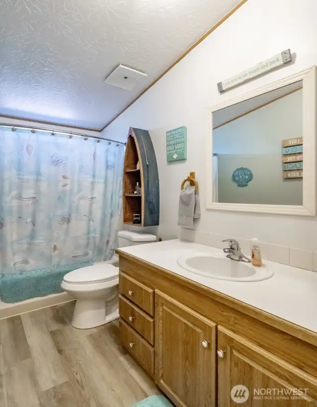 Guest full bathroom