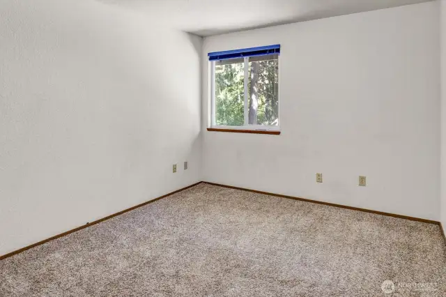 Second guest bedroom located on the upper level.