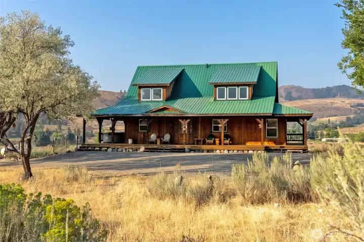 A lovely perch at the end of a private driveway. Convenient location between Twisp and Winthrop, close to the schools, Patterson Lake recreation area, trails, and open space.
