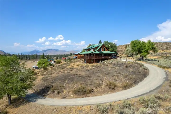 Looking North, big valley views and elevated exposure.