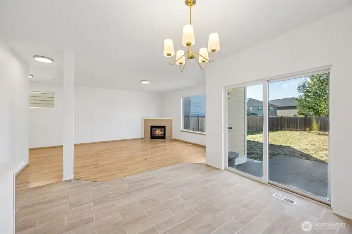 Dining area/flex space
