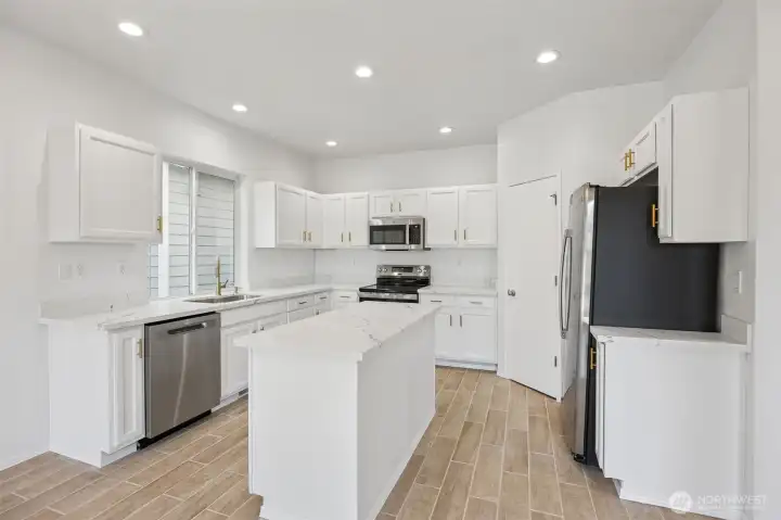 Updated Kitchen, pantry